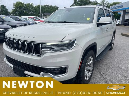Used 2022 Jeep Wagoneer Series II RWD image 3