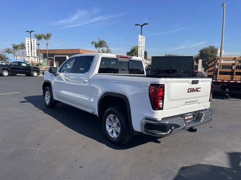 New 2026 GMC Sierra 1500 SLE w/ Preferred Package image 7