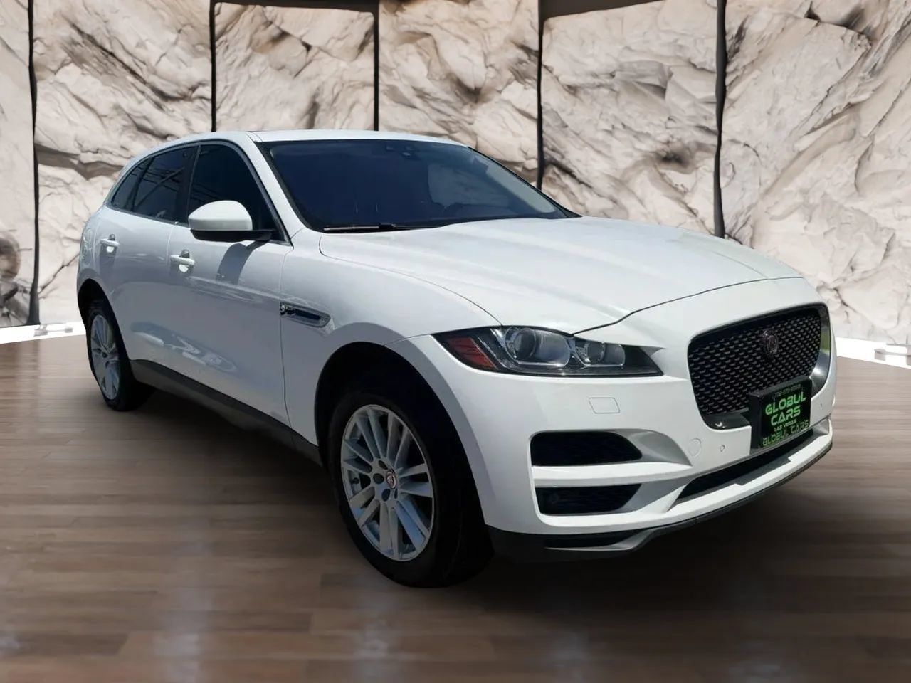 Used 2020 Jaguar F-PACE Prestige AWD/4WD image 2