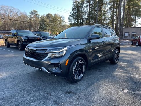 Certified 2024 Kia Seltos SX image 2