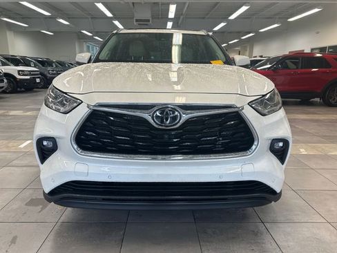 Used 2021 Toyota Highlander Limited AWD/4WD image 17