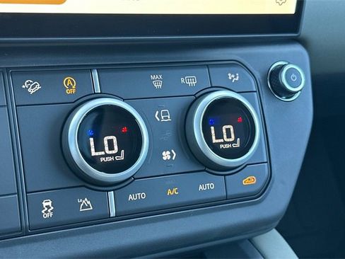 New 2026 Land Rover Defender 110 S image 20
