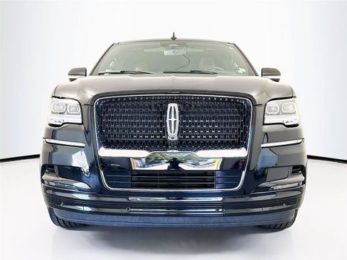 Used 2023 Lincoln Navigator Reserve AWD/4WD image 9
