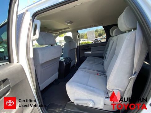Certified 2021 Toyota Sequoia SR5 AWD/4WD image 31