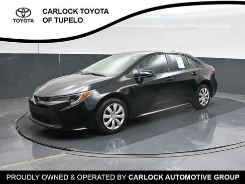 Used 2024 Toyota Corolla LE FWD image 8
