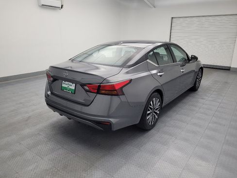 Used 2025 Nissan Altima 2.5 SV FWD image 9