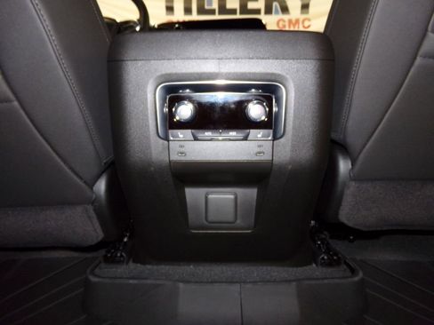 New 2025 Chevrolet Suburban LT w/ Comfort Package image 11