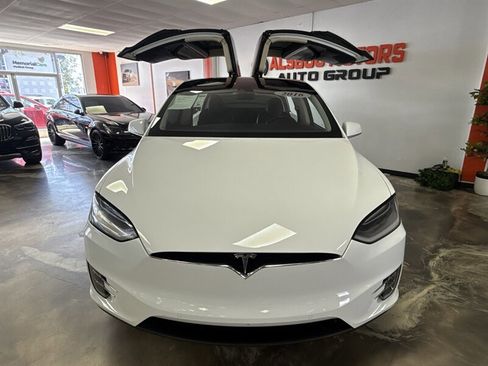 Used 2016 Tesla Model X 75D image 2