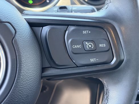 Used 2022 Jeep Wrangler Unlimited Sport AWD/4WD image 25