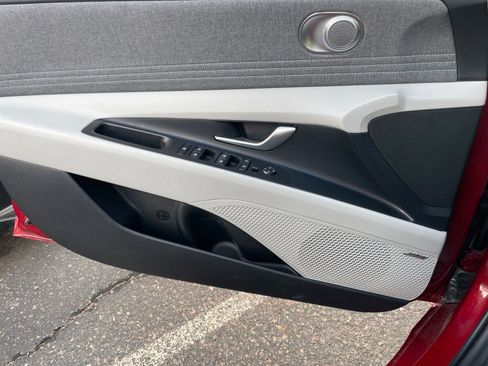 Used 2025 Hyundai Elantra Limited image 20