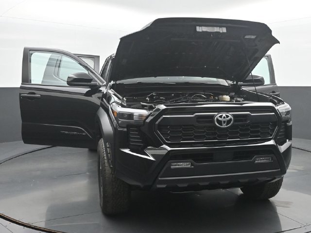 Used 2024 Toyota Tacoma TRD Off-Road AWD/4WD image 52