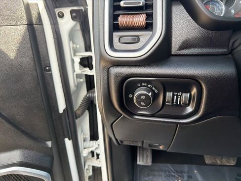 Used 2024 RAM 2500 Laramie AWD/4WD image 19