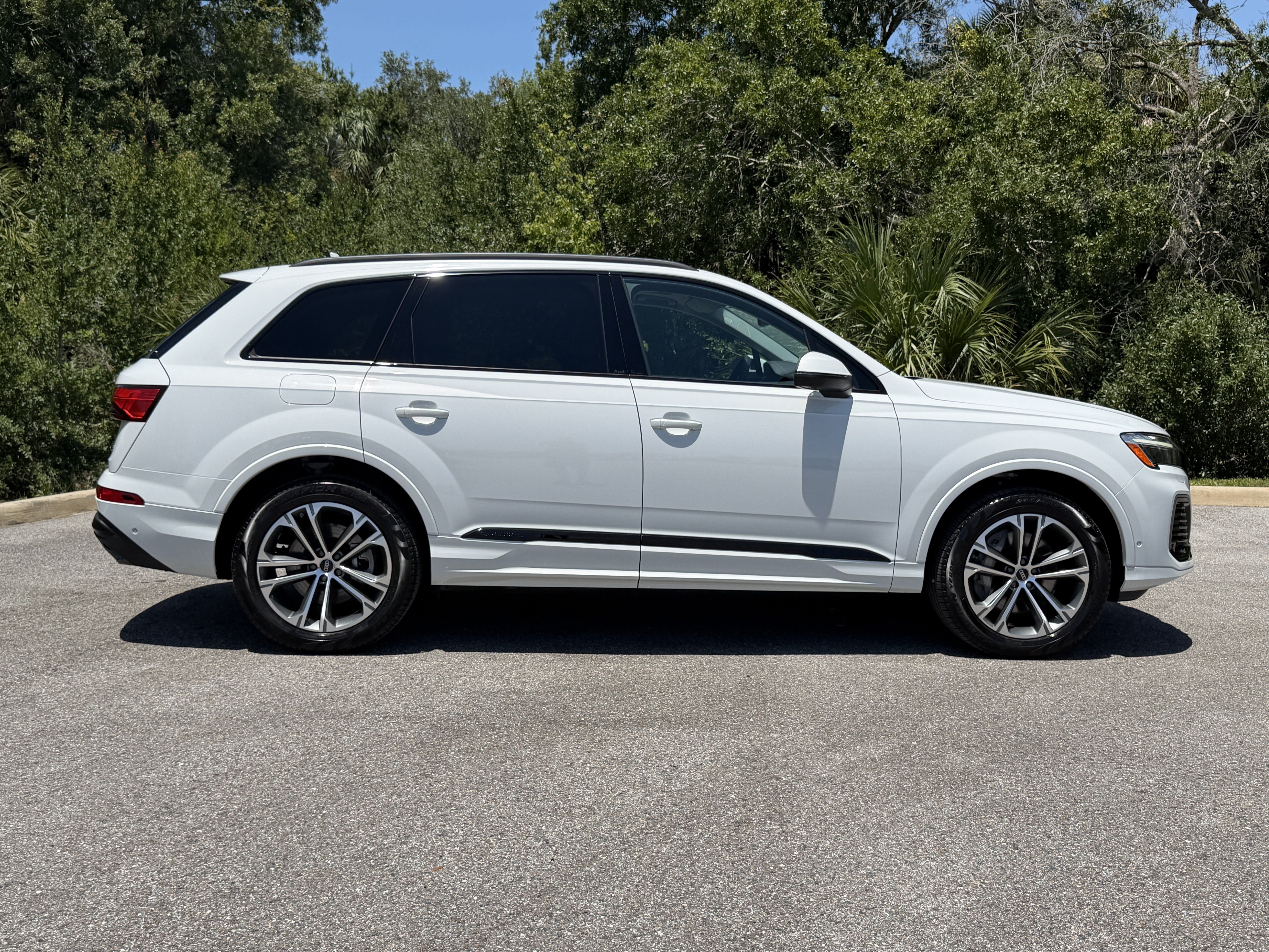 Certified 2026 Audi Q7 3.0T Premium w/ Convenience Plus Package AWD/4WD image 2