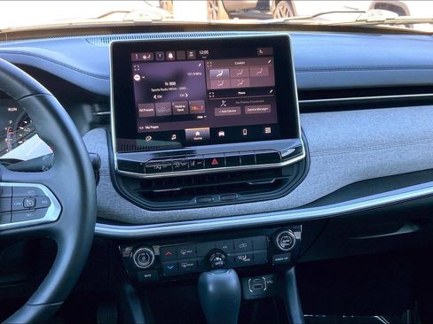 Certified 2022 Jeep Compass Latitude image 6