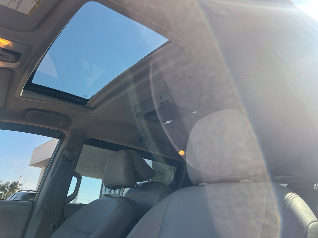 Used 2018 Toyota Sienna XLE w/ XLE Navigation Package FWD image 12