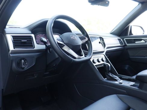 Used 2023 Volkswagen Atlas Cross Sport SE FWD image 8