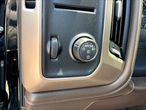 Used 2018 GMC Sierra 1500 Denali RWD image 15