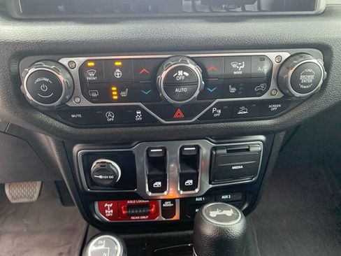 Used 2024 Jeep Wrangler Sport AWD/4WD image 22