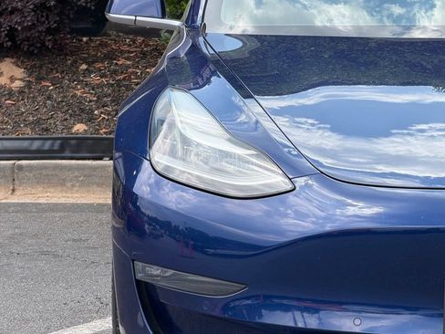 Used 2018 Tesla Model 3 Long Range RWD image 3