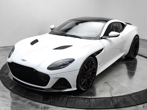 Used 2023 Aston Martin DBS Coupe RWD image 6