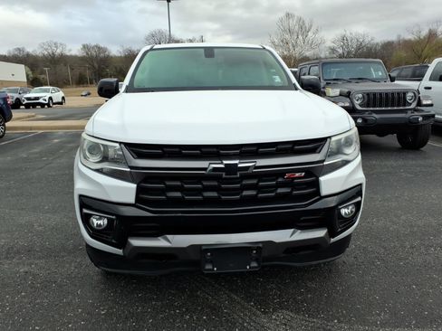 Used 2022 Chevrolet Colorado Z71 AWD/4WD image 2