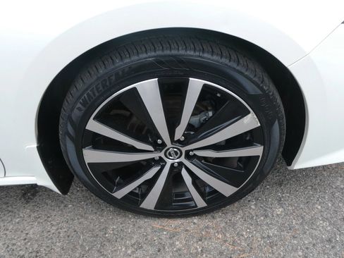 Used 2019 Nissan Altima 2.5 Platinum FWD image 34