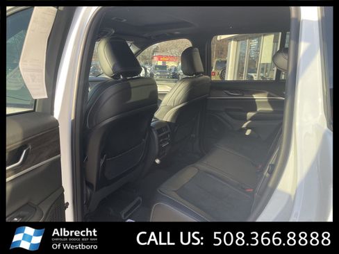 New 2026 Jeep Grand Cherokee Altitude AWD/4WD image 11