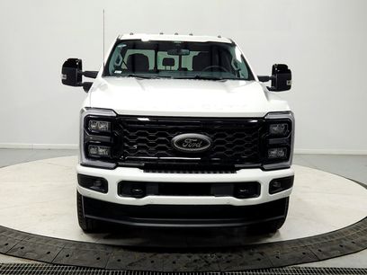 New 2026 Ford F350 Lariat w/ Black Appearance Package