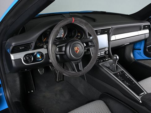 Used 2018 Porsche 911 GT3 RWD image 15