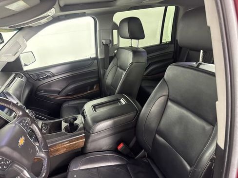 Used 2018 Chevrolet Suburban LT image 29