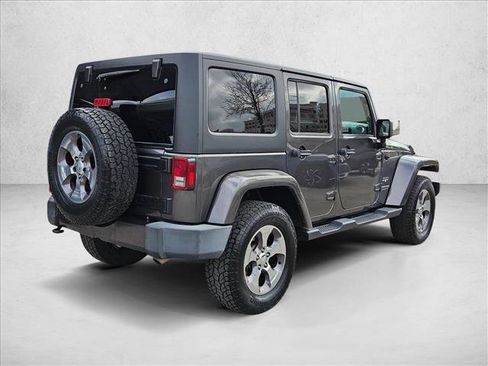 Used 2018 Jeep Wrangler Unlimited Sahara w/ Connectivity Group AWD/4WD image 5