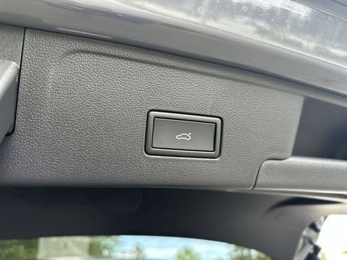 New 2026 Volkswagen Atlas Cross Sport SEL Premium R-Line image 25