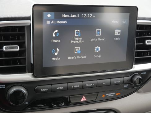 Certified 2025 Hyundai Venue SEL image 30