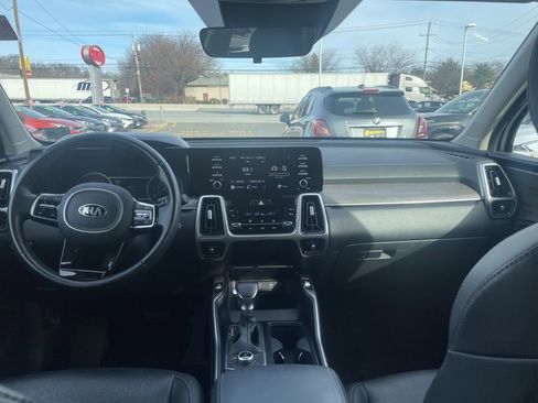 Used 2021 Kia Sorento EX image 13