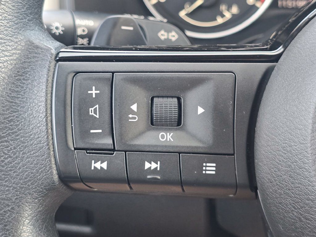 Used 2021 Nissan Rogue SV AWD/4WD image 30