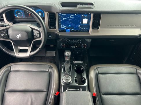 Used 2025 Ford Bronco Outer Banks AWD/4WD image 10
