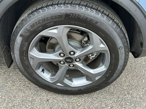 Certified 2025 Ford Escape ST-Line image 6