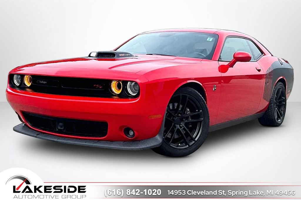 Used 2016 Dodge Challenger R/T Scat Pack RWD image 1