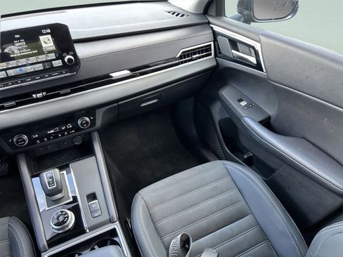 Used 2024 Mitsubishi Outlander FWD image 21