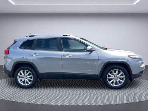 Used 2017 Jeep Cherokee Limited AWD/4WD image 10