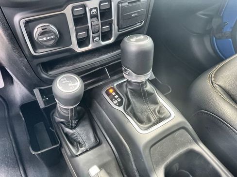 Used 2025 Jeep Wrangler Sahara w/ Safety Group image 15