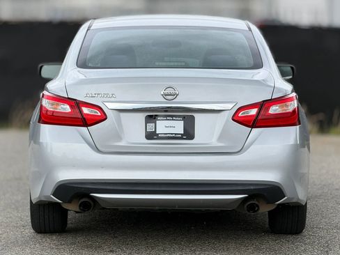 Used 2017 Nissan Altima 2.5 S w/ Power Driver Seat Package image 4