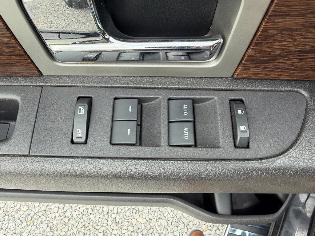 Used 2014 Ford F150 Lariat w/ Equipment Group 502A Luxury AWD/4WD image 16