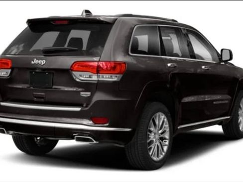 Used 2018 Jeep Grand Cherokee Altitude AWD/4WD image 3