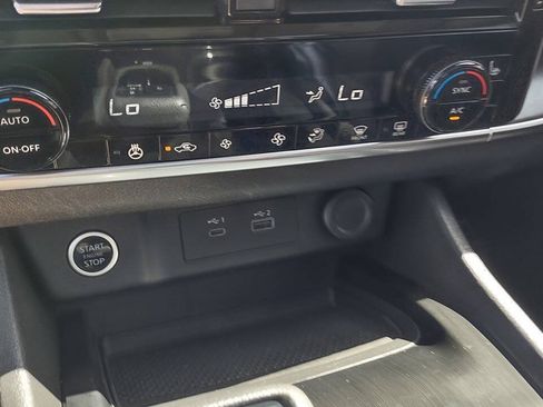 Used 2021 Nissan Rogue SV w/ Premium Package AWD/4WD image 17