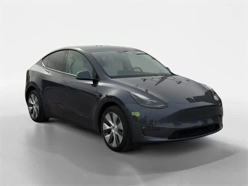Used 2023 Tesla Model Y Long Range image 14
