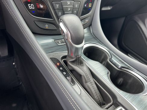 Used 2019 Buick Envision Essence w/ LPO, Road Trip Package FWD image 21
