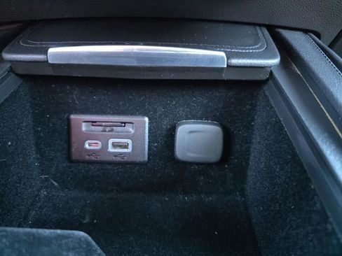 Used 2019 Cadillac XT4 Premium Luxury image 36