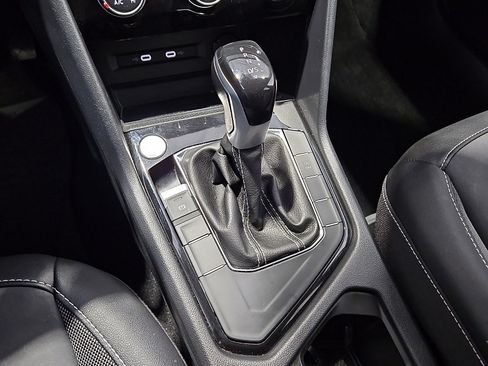 Certified 2023 Volkswagen Taos SE FWD image 14