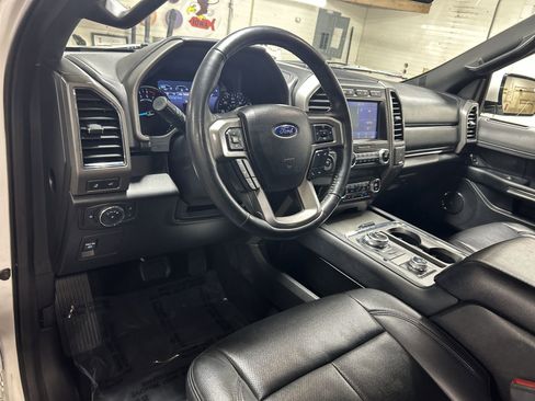 Used 2021 Ford Expedition XLT image 11